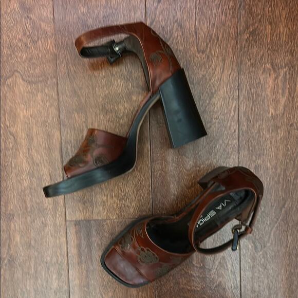 Via Spiga Rare Retro Square Toe Platform Heels, Embroidered Leather, Size 6 - Picture 3 of 15